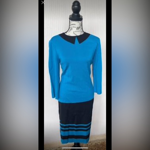 St. John skirt set size 6 jacket size 4 skirt - Picture 1 of 2